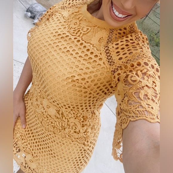 AQUA BOHO BELL SLEEVE LACE DRESS size medium - Picture 3 of 6